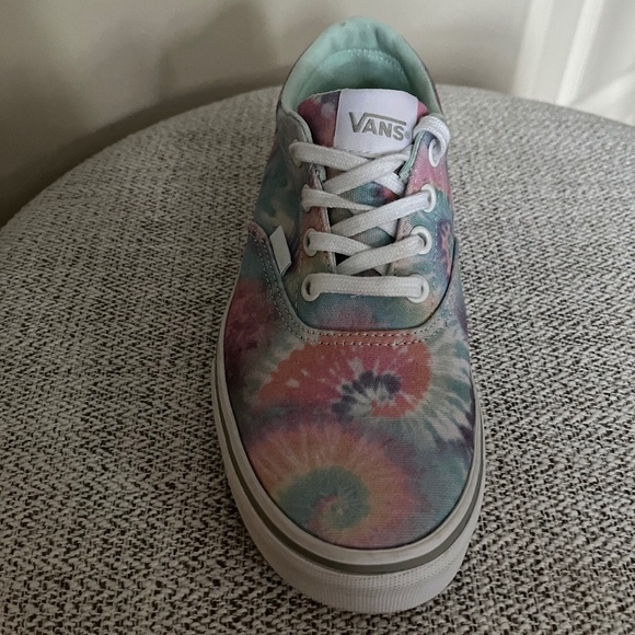 Vans Women’s Sneakers - Picture 11 of 16